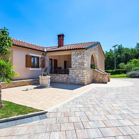 Villa Krizanci Žminj エクステリア 写真