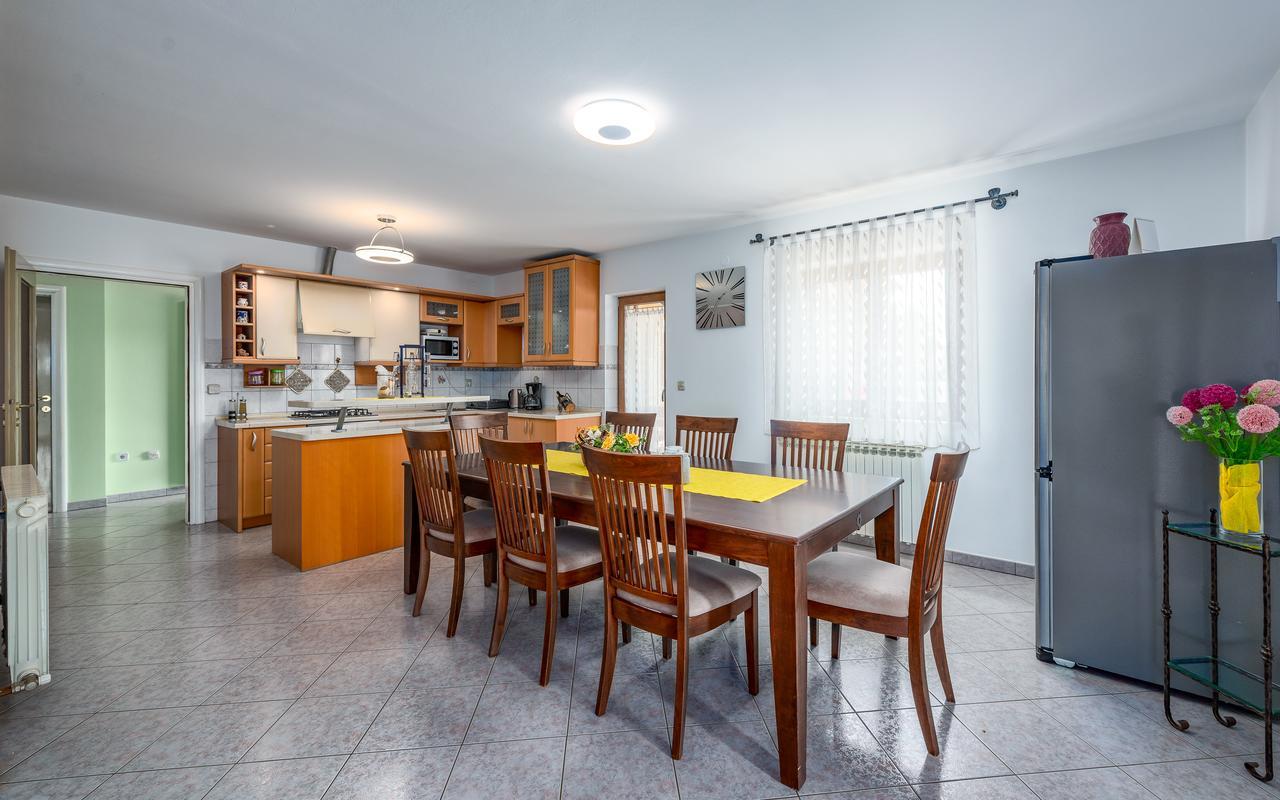 Villa Krizanci Žminj エクステリア 写真